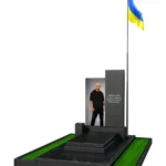 028 Мінималистичний пам’ятник військовому з фотографіями у склі
